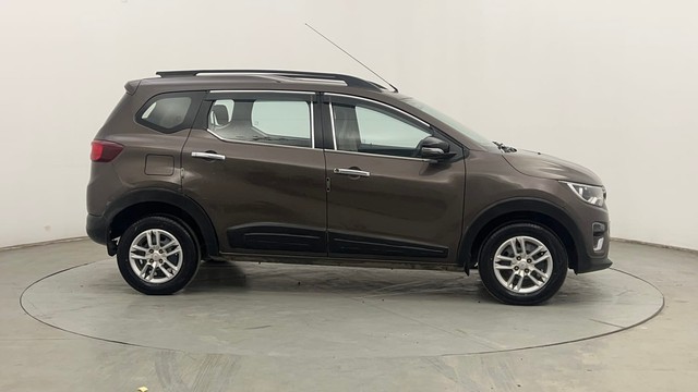 Second-hand 2022 Renault Triber RXT for sale in Chandigarh-2