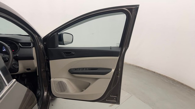Second-hand 2022 Renault Triber RXT for sale in Chandigarh-16