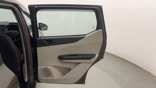 Second-hand 2022 Renault Triber RXT for sale in Chandigarh-23