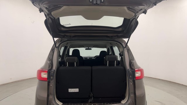 Second-hand 2022 Renault Triber RXT for sale in Chandigarh-9