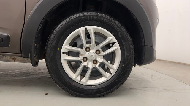 Second-hand 2022 Renault Triber RXT for sale in Chandigarh-17