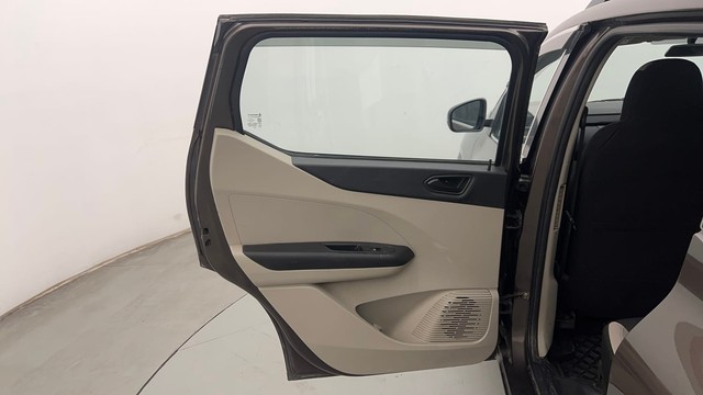 Second-hand 2022 Renault Triber RXT for sale in Chandigarh-30