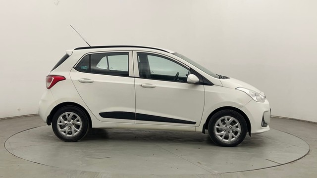 Second-hand 2017 Hyundai Grand i10 1.2 Kappa Sportz Option for sale in Chandigarh-2