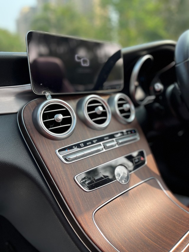 Second-hand 2019 Mercedes-Benz C-Class C300 Cabriolet for sale in Mumbai-24