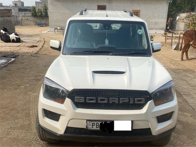 Second-hand 2014 Mahindra Scorpio S10 7 Seater 2WD for sale in Faridkot-2