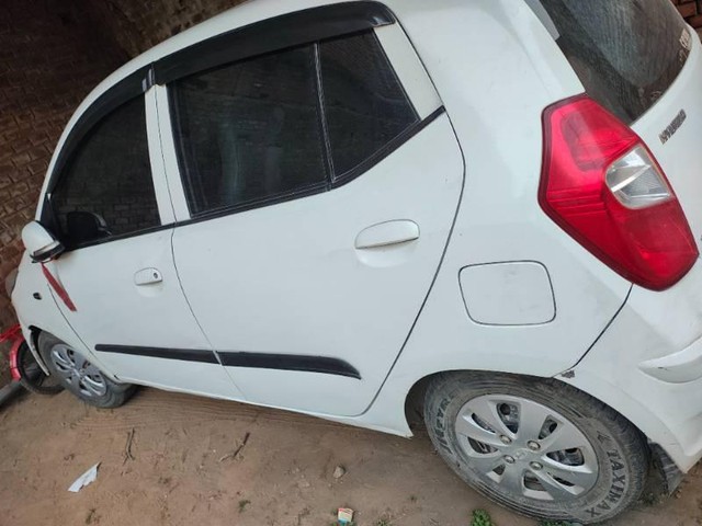 Second-hand 2011 Hyundai i10 Magna 1.1L for sale in Patna-3