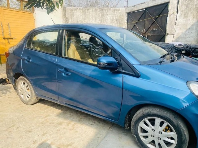 Second-hand 2013 Honda Amaze VX i-DTEC for sale in Bijnor-9
