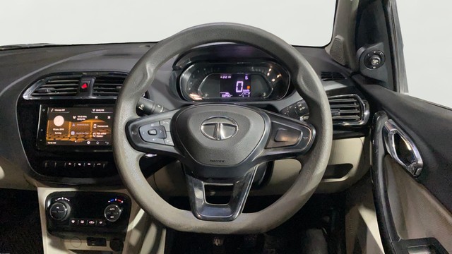 Second-hand 2022 Tata Tigor XZ Plus CNG BSVI for sale in Kolkata-3