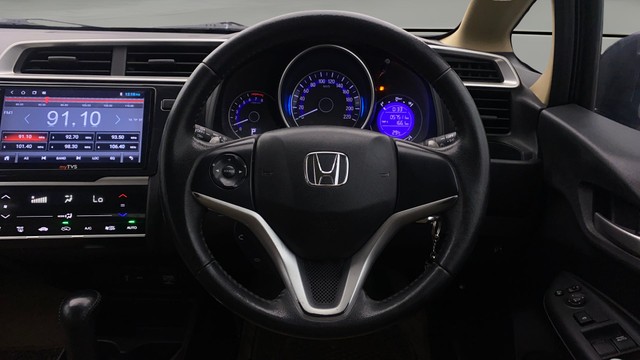 Second-hand 2017 Honda Jazz 1.2 V AT i VTEC for sale in Chennai-12