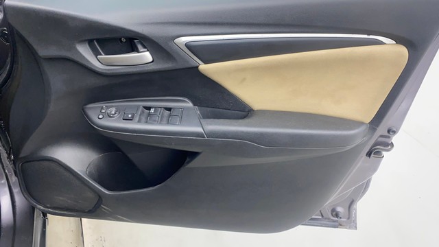 Second-hand 2017 Honda Jazz 1.2 V AT i VTEC for sale in Chennai-17