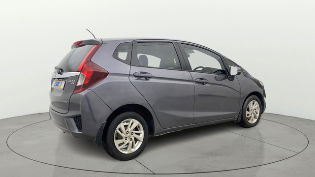 Second-hand 2017 Honda Jazz 1.2 V AT i VTEC for sale in Chennai-2