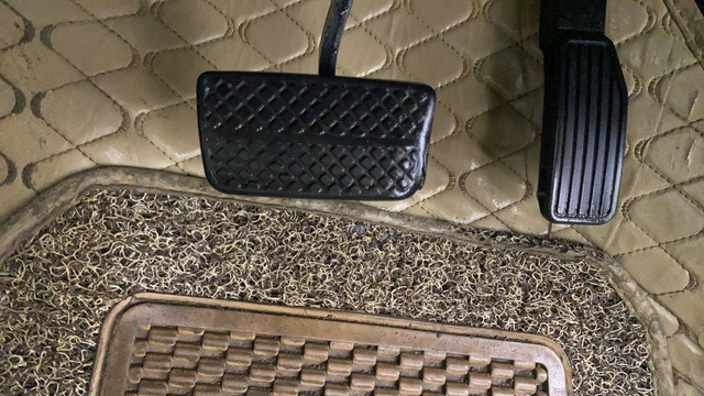 Second-hand 2017 Honda Jazz 1.2 V AT i VTEC for sale in Chennai-14