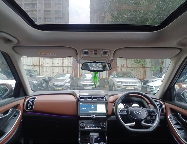 Second-hand 2022 Hyundai Alcazar Signature Diesel AT for sale in Mumbai-18