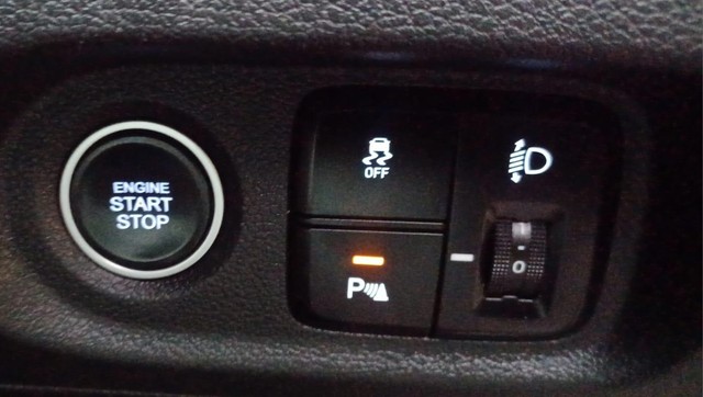 Second-hand 2022 Hyundai Alcazar Signature Diesel AT for sale in Mumbai-10