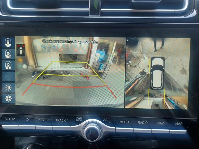 Second-hand 2022 Hyundai Alcazar Signature Diesel AT for sale in Mumbai-15