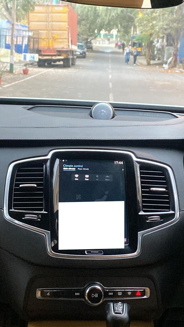 Second-hand 2021 Volvo XC90 D5 Inscription for sale in Bangalore-7