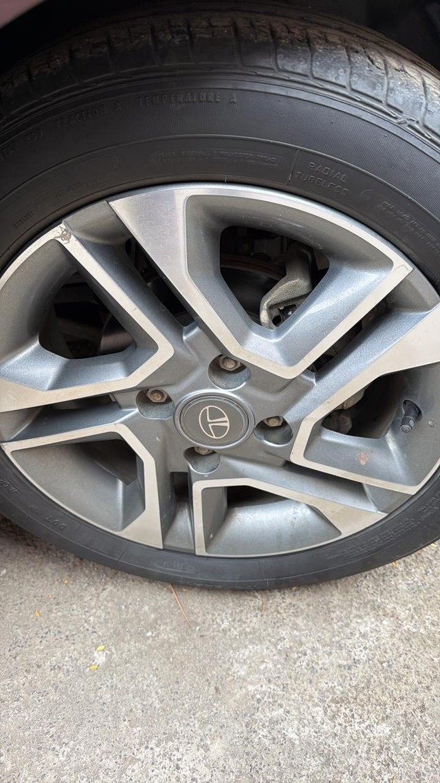 Second-hand 2022 Tata Tigor XZA Plus AMT BSVI for sale in Ratlam-2