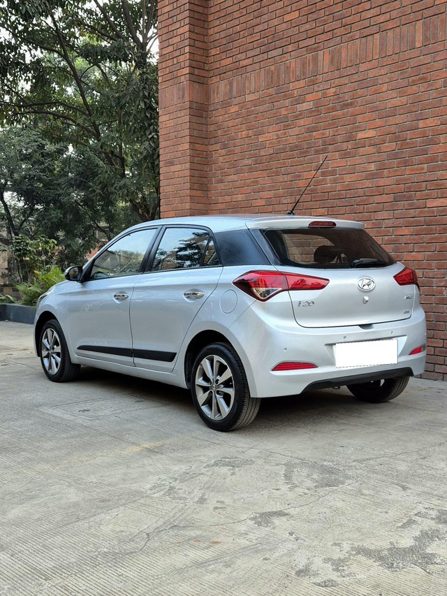 Hyundai i20 1.2 Anniversary Edition Second-hand 2015 Hyundai i20 1.2 Anniversary Edition for sale in Nashik-3