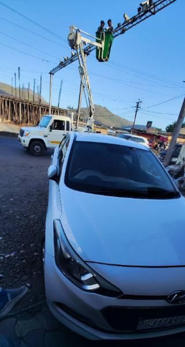 Second-hand 2016 Hyundai i20 Sportz 1.4 CRDi for sale in Junagadh-7