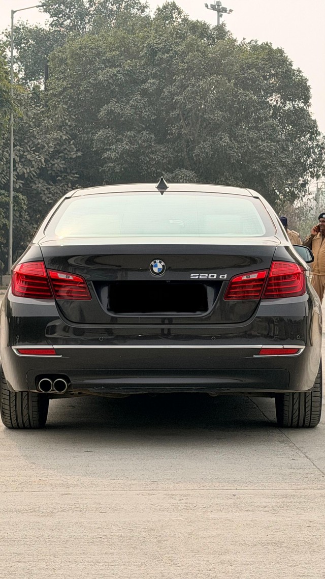 Second-hand 2016 BMW 5 Series 520d Luxury Line for sale in Lucknow-8