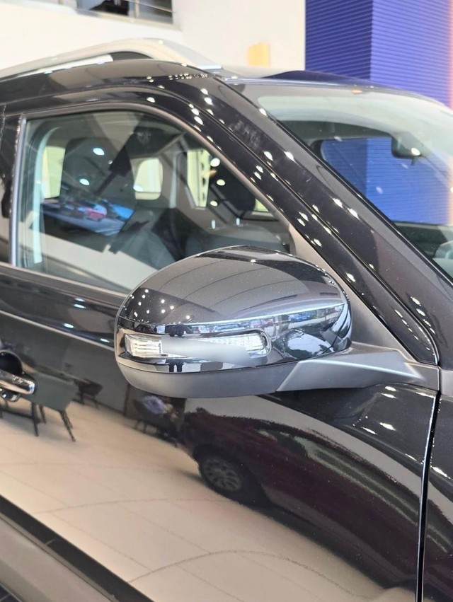 Second-hand 2024 Maruti Brezza Zxi CNG for sale in New Delhi-8