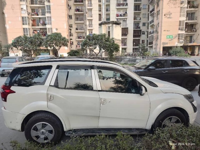 Second-hand 2018 Mahindra XUV500 W5 BSIV for sale in Noida-8