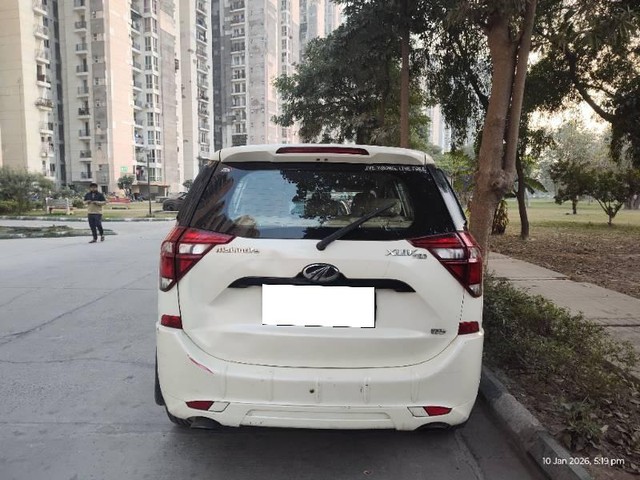 Second-hand 2018 Mahindra XUV500 W5 BSIV for sale in Noida-1