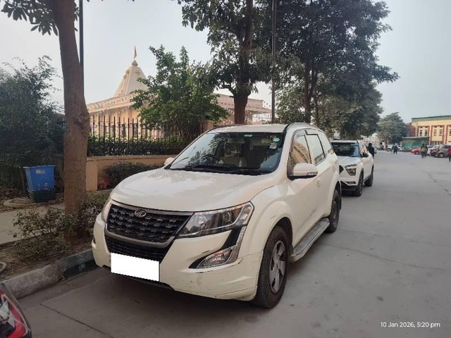 Second-hand 2018 Mahindra XUV500 W5 BSIV for sale in Noida-3