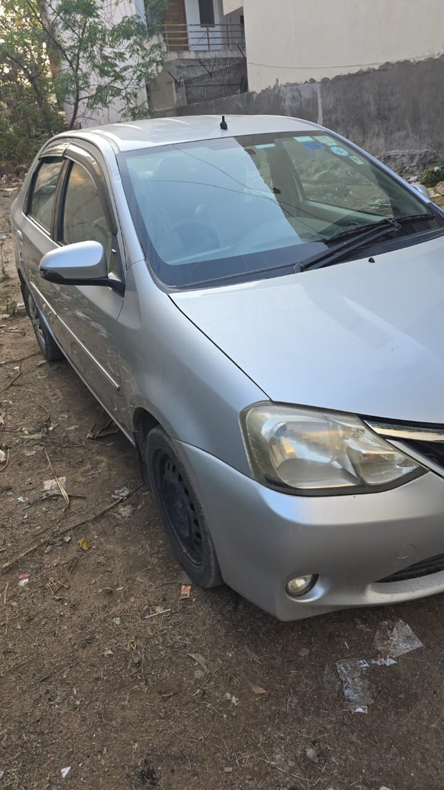 Second-hand 2015 Toyota Etios V for sale in Gurgaon-3