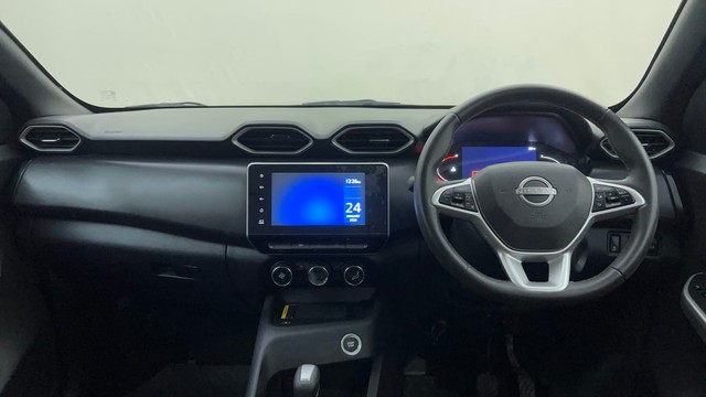 Second-hand 2024 Nissan Magnite Turbo CVT XV Premium for sale in Bangalore-11