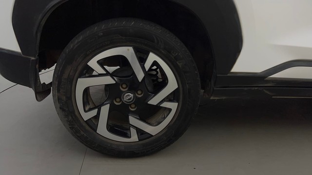 Second-hand 2024 Nissan Magnite Turbo CVT XV Premium for sale in Bangalore-18