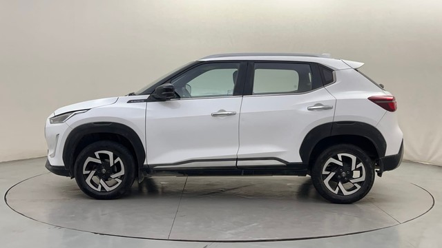 Second-hand 2024 Nissan Magnite Turbo CVT XV Premium for sale in Bangalore-6