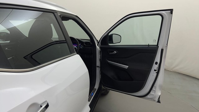 Second-hand 2024 Nissan Magnite Turbo CVT XV Premium for sale in Bangalore-16