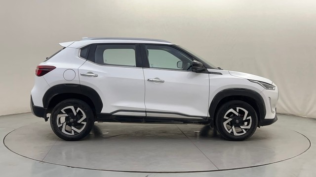 Second-hand 2024 Nissan Magnite Turbo CVT XV Premium for sale in Bangalore-2