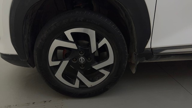 Second-hand 2024 Nissan Magnite Turbo CVT XV Premium for sale in Bangalore-20