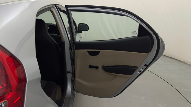 Second-hand 2013 Hyundai EON Magna for sale in Mysore-25