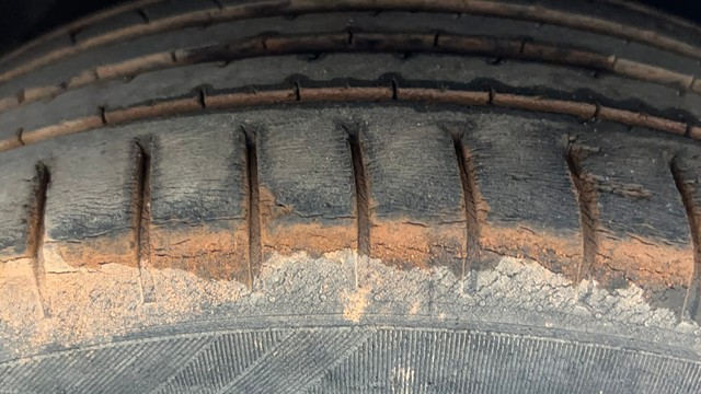 Second-hand 2016 Maruti Ciaz ZXi for sale in Kolkata-35