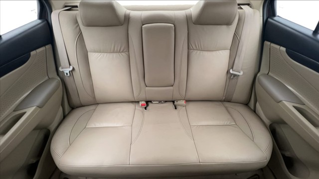 Second-hand 2016 Maruti Ciaz ZXi for sale in Kolkata-32