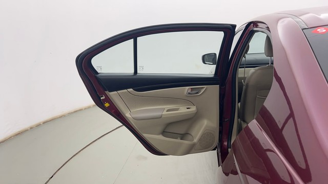 Second-hand 2016 Maruti Ciaz ZXi for sale in Kolkata-27