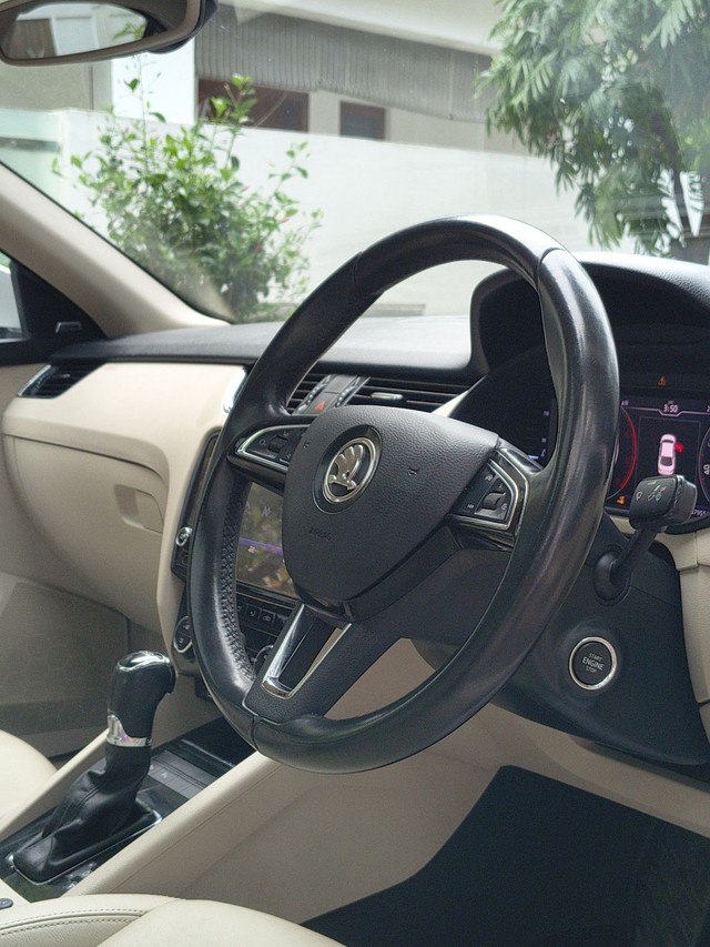 Skoda Octavia 2.0 TDI AT L K Second-hand 2018 Skoda Octavia 2.0 TDI AT L K for sale in Coimbatore-7