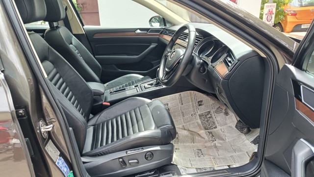 Second-hand 2018 Volkswagen Passat 2.0 TDI AT Highline for sale in Coimbatore-15