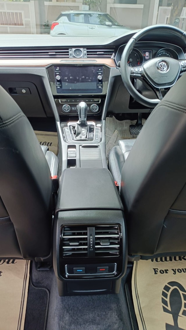 Second-hand 2018 Volkswagen Passat 2.0 TDI AT Highline for sale in Coimbatore-6
