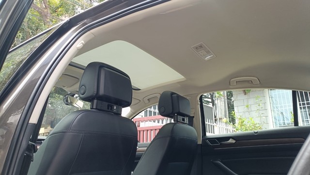 Second-hand 2018 Volkswagen Passat 2.0 TDI AT Highline for sale in Coimbatore-9