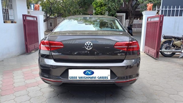 Second-hand 2018 Volkswagen Passat 2.0 TDI AT Highline for sale in Coimbatore-1