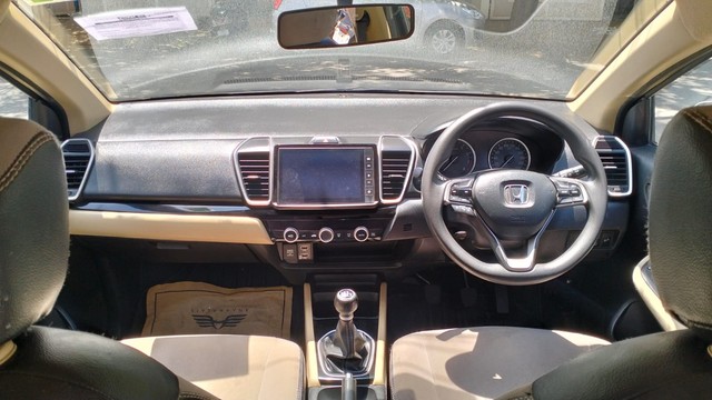 Second-hand 2022 Honda City V MT for sale in Coimbatore-18