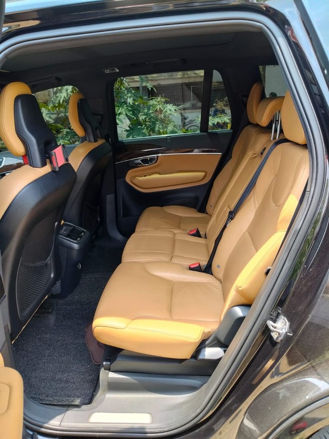 Second-hand 2017 Volvo XC60 D5 Inscription for sale in Coimbatore-6