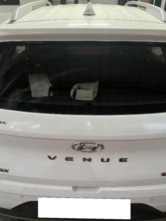 Second-hand 2020 Hyundai Venue SX Turbo iMT for sale in Theni-4