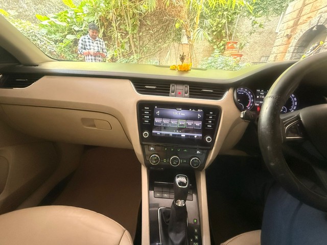 Second-hand 2019 Skoda Octavia 2.0 TDI AT Style Plus for sale in Hyderabad-9