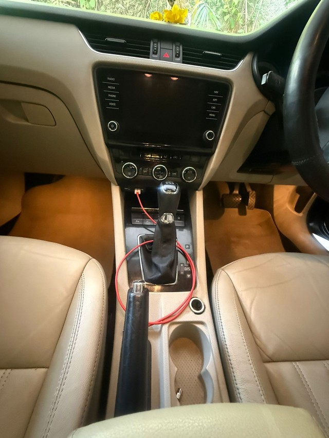 Second-hand 2019 Skoda Octavia 2.0 TDI AT Style Plus for sale in Hyderabad-12