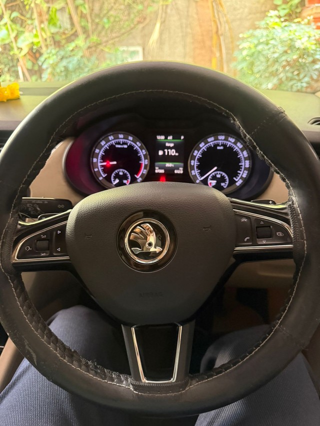 Second-hand 2019 Skoda Octavia 2.0 TDI AT Style Plus for sale in Hyderabad-8